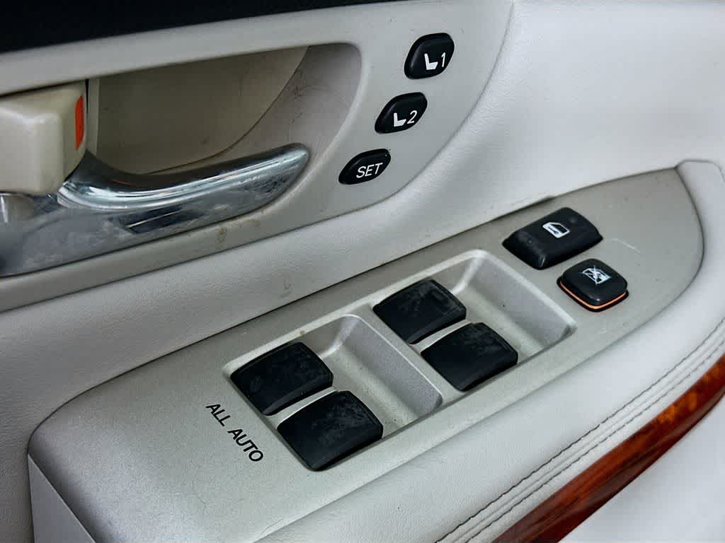 Thumbnail: 2004 Lexus RX - 28