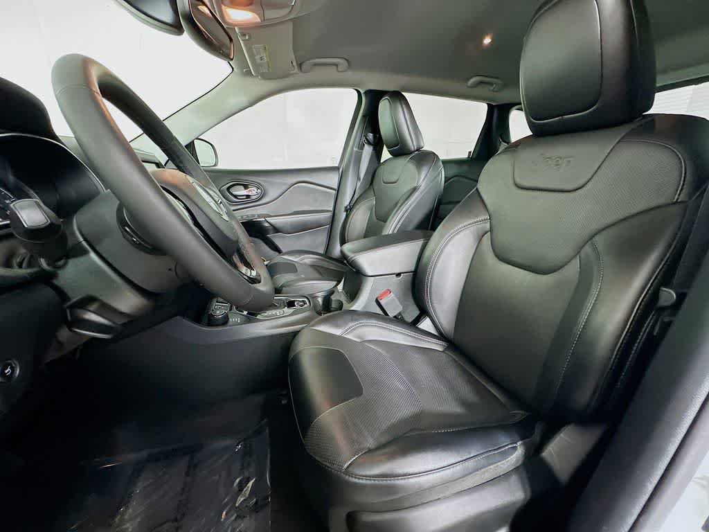 Thumbnail: 2023 Jeep Cherokee - 12