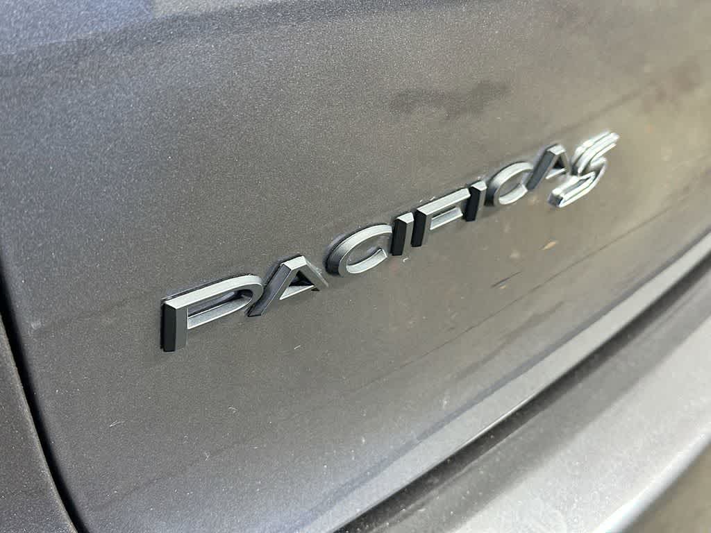 Thumbnail: 2022 Chrysler Pacifica - 7