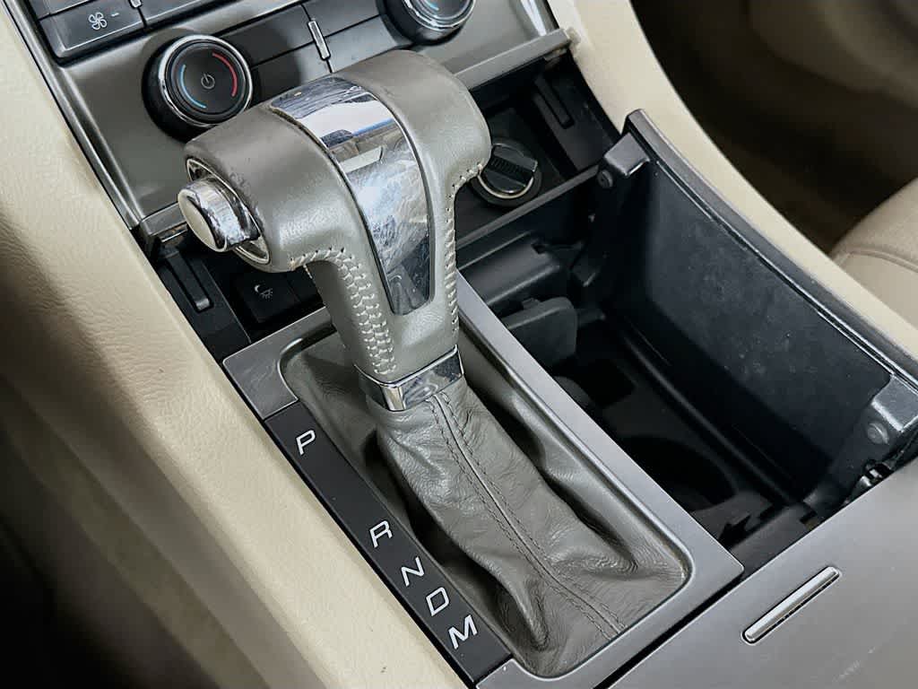 Thumbnail: 2010 Ford Taurus - 18