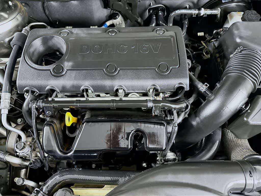 Thumbnail: 2012 Kia Forte - 9