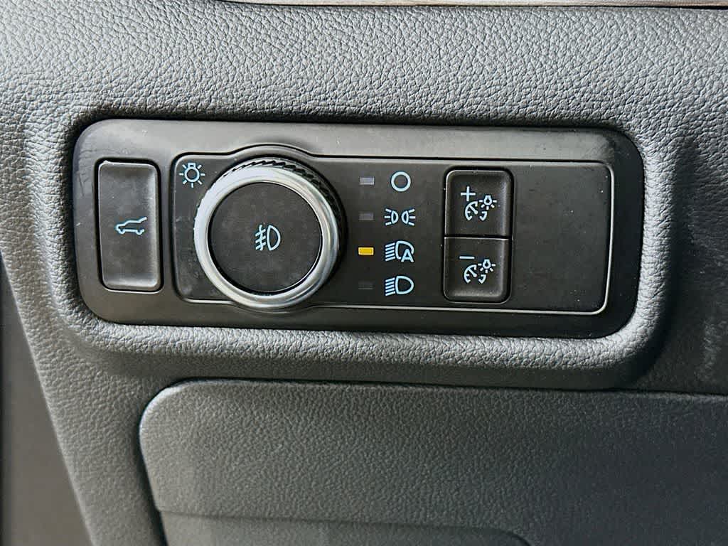 Thumbnail: 2023 Ford Explorer - 27