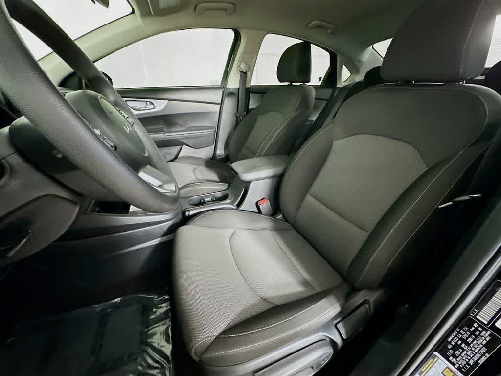 Thumbnail: 2024 Kia Forte - 12