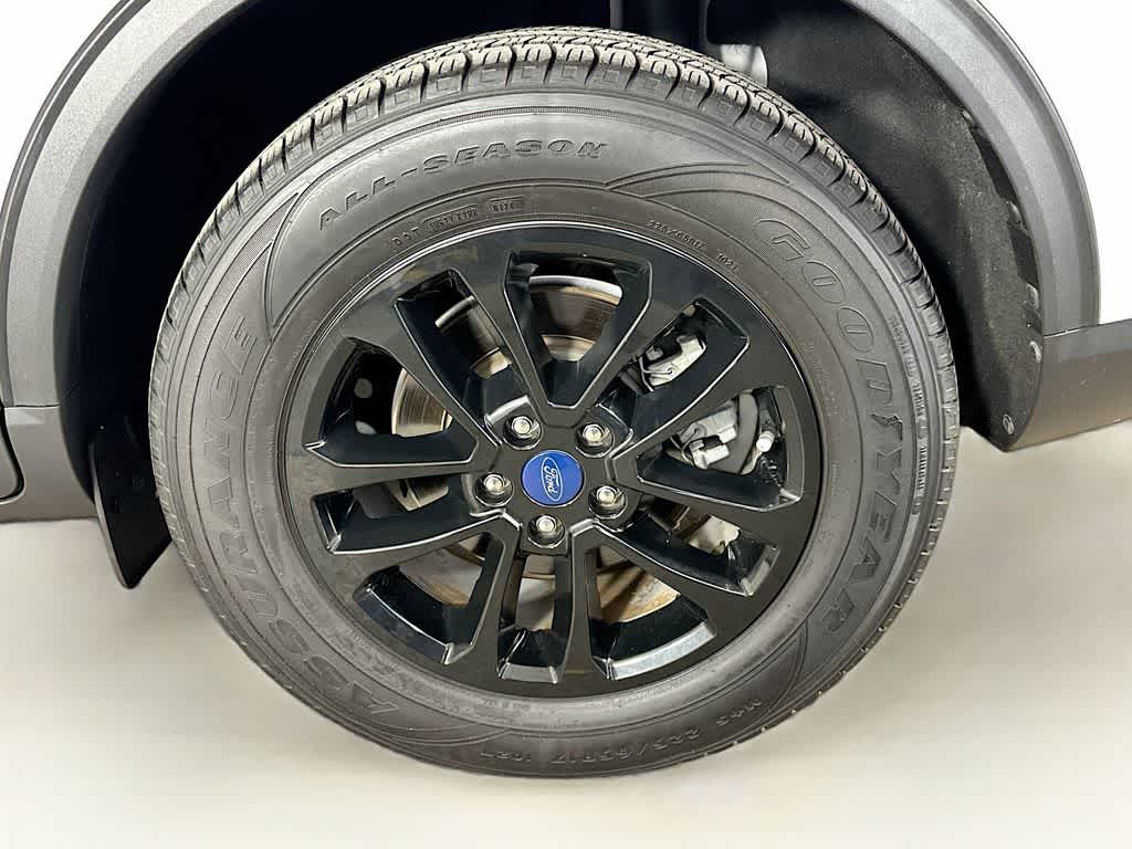 Thumbnail: 2020 Ford Escape - 8