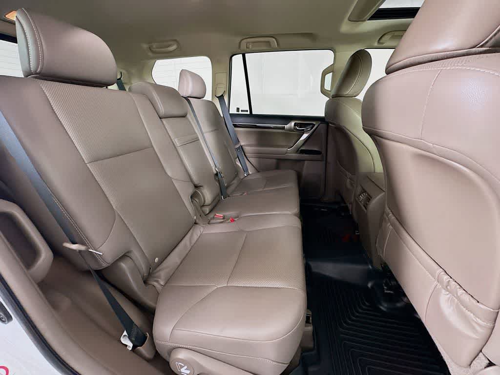 Thumbnail: 2016 Lexus GX - 34