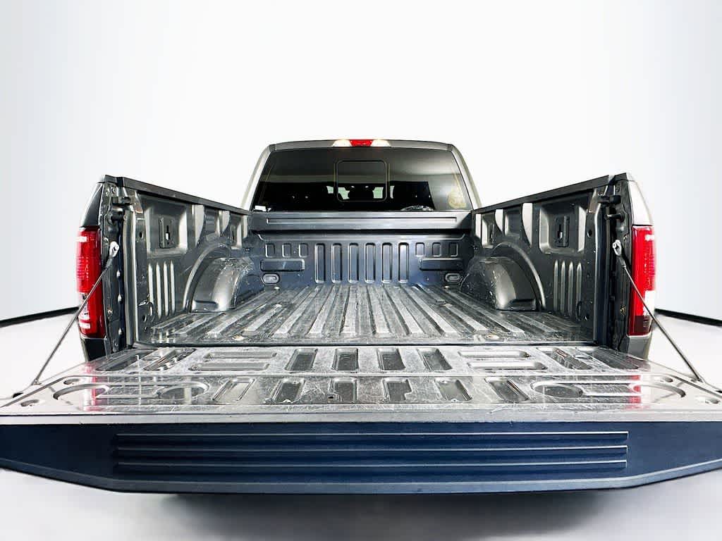 Thumbnail: 2017 Ford F-150 - 21