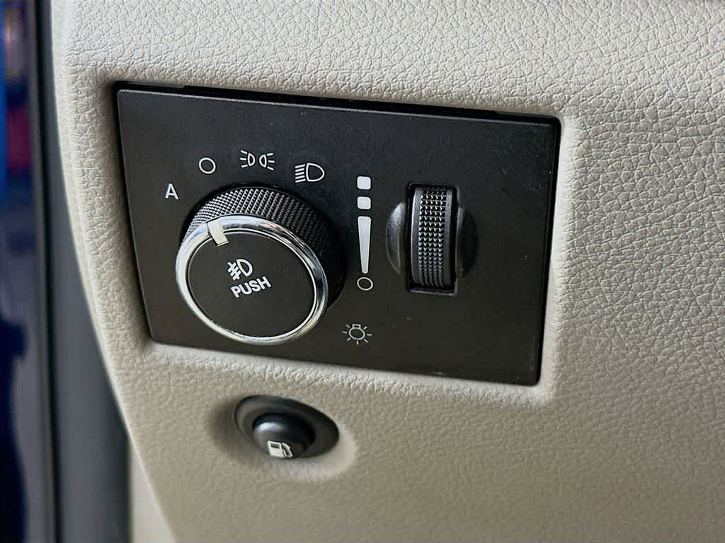 Thumbnail: 2013 Jeep Grand Cherokee - 27