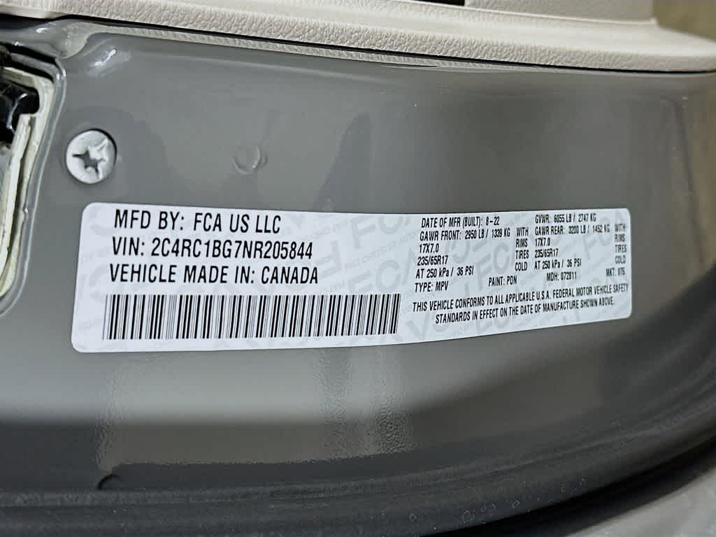 Thumbnail: 2022 Chrysler Pacifica - 21