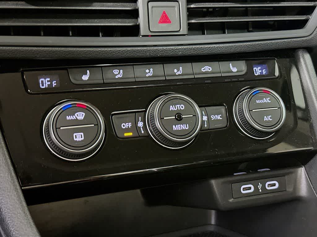 Thumbnail: 2024 Volkswagen Jetta - 17