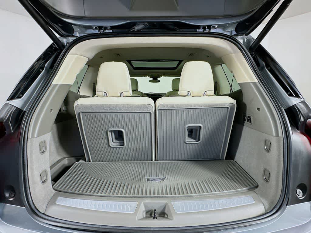 Thumbnail: 2023 Cadillac XT6 - 21