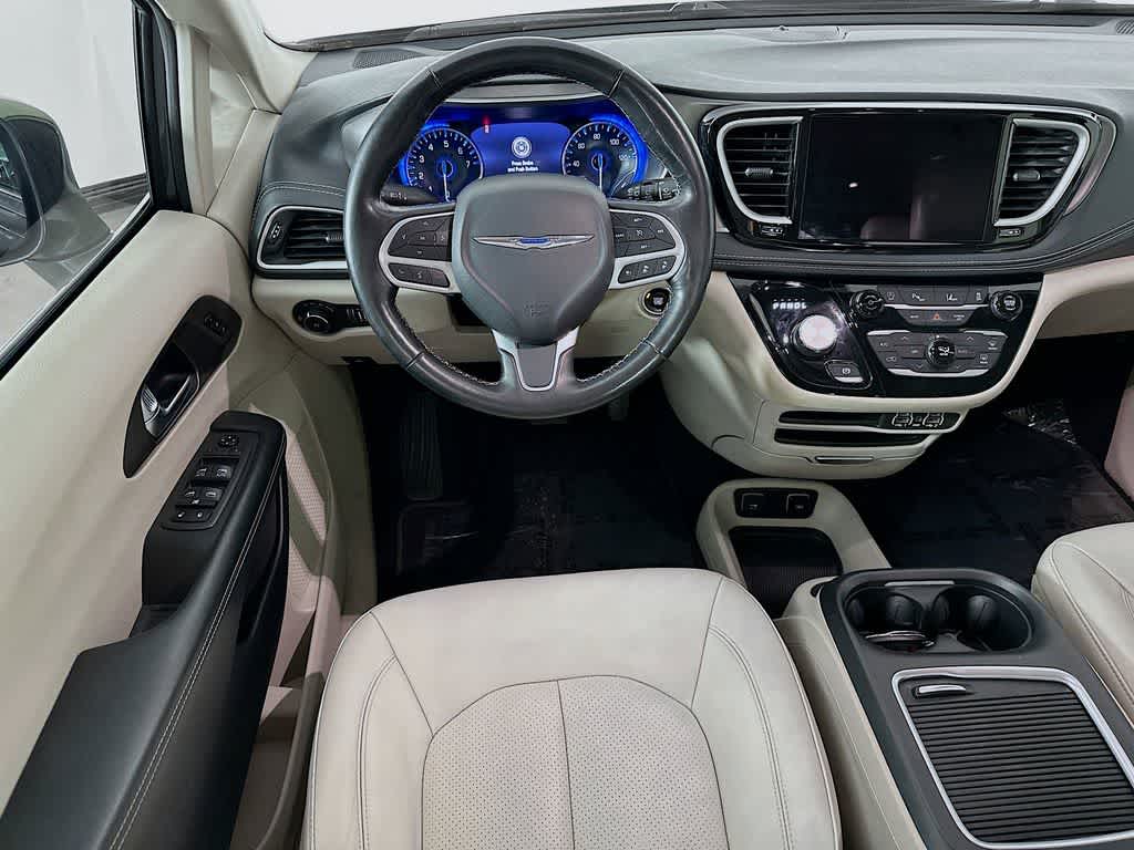 2021 Chrysler Pacifica Touring L 10