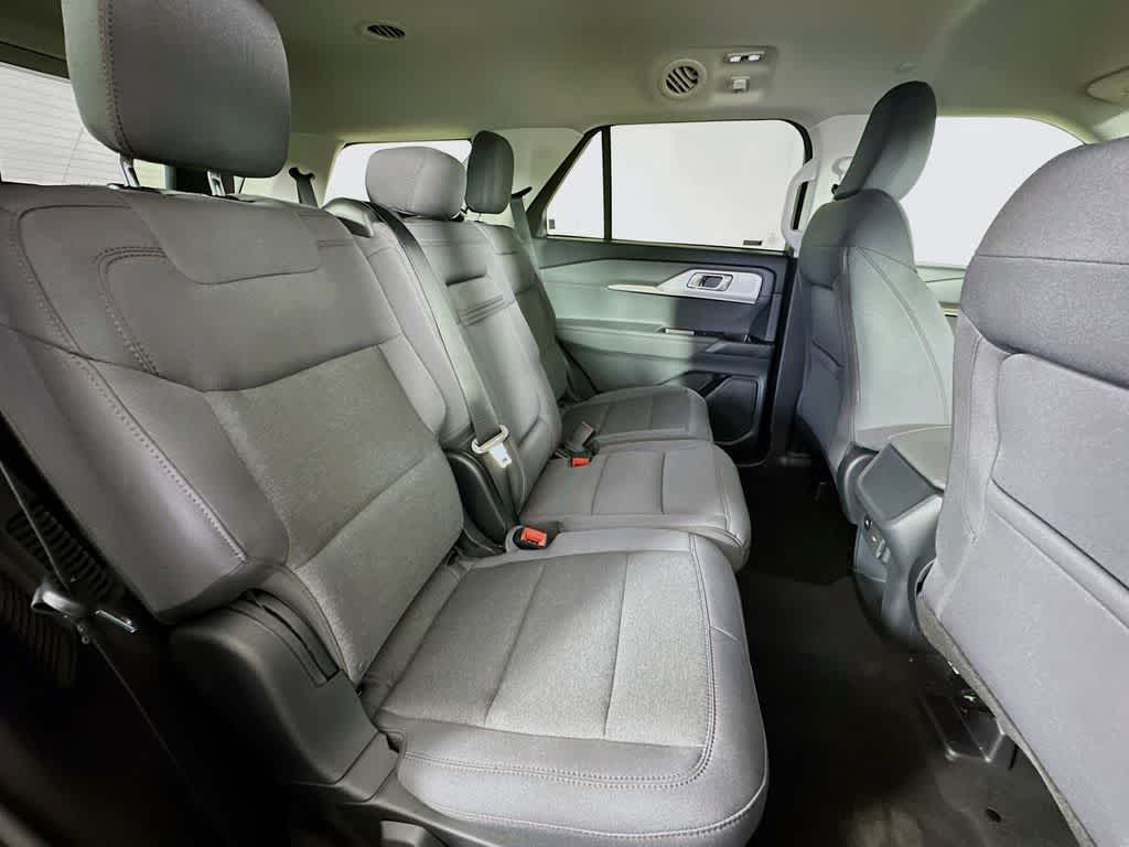 Thumbnail: 2025 Ford Explorer - 31