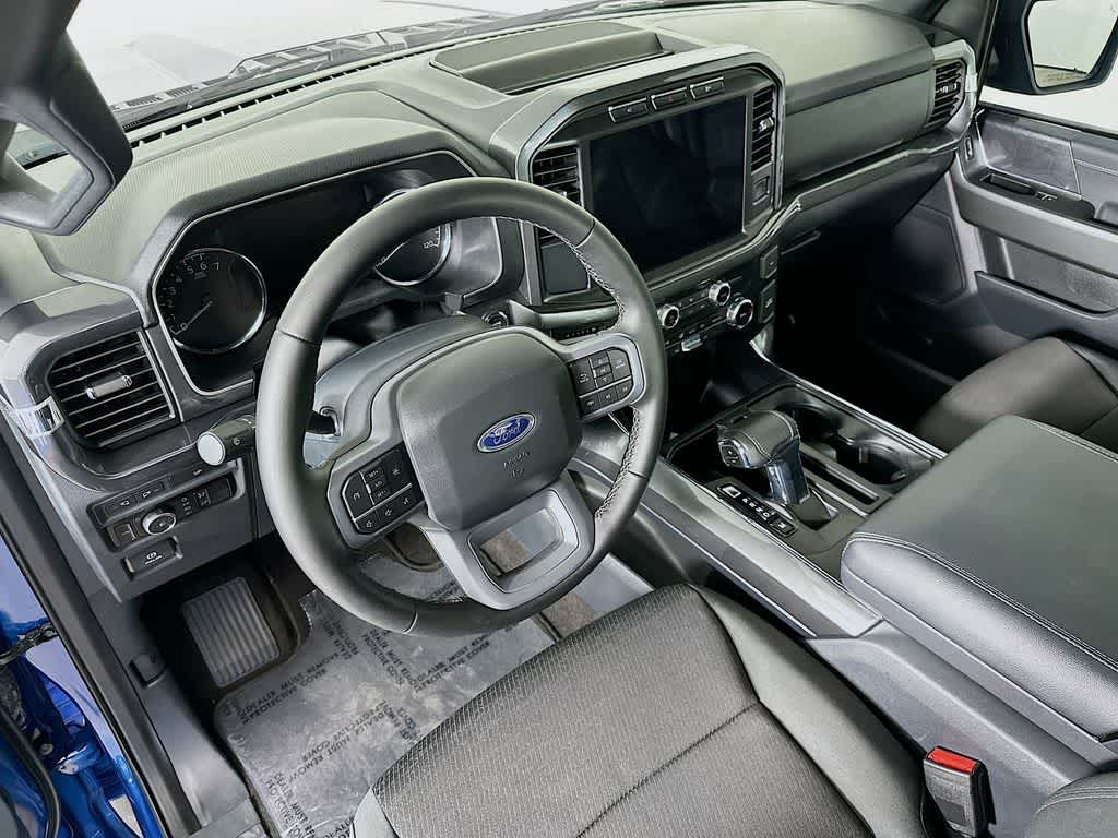 2023 Ford F-150 XLT 2