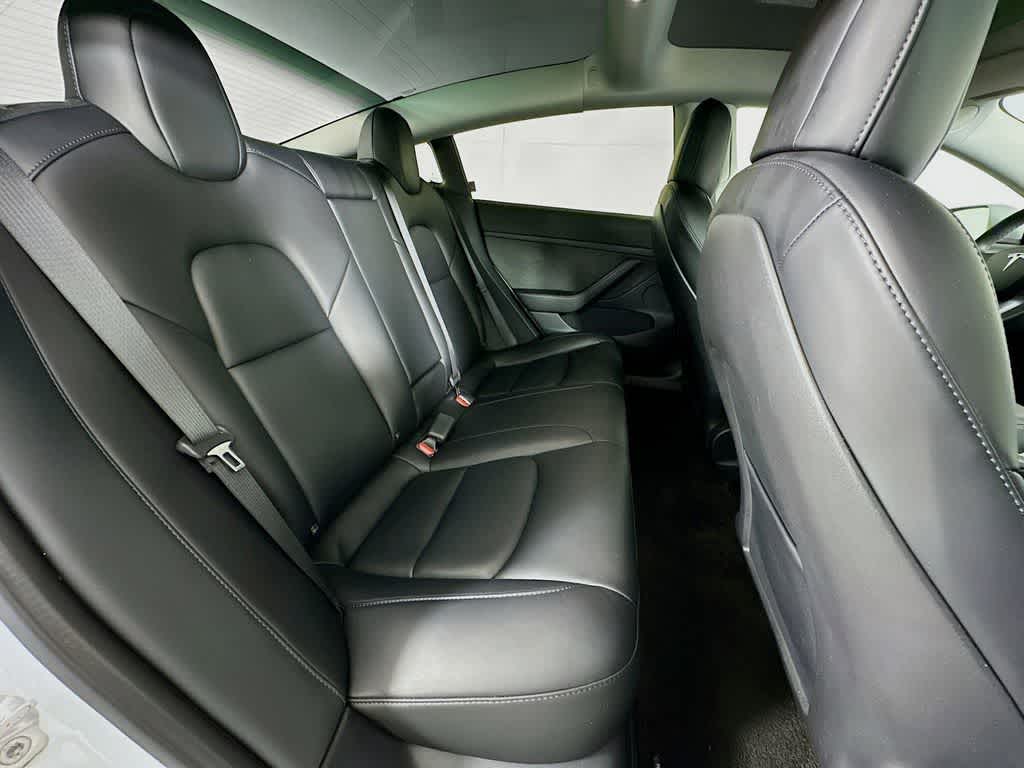 Thumbnail: 2021 Tesla Model 3 - 32