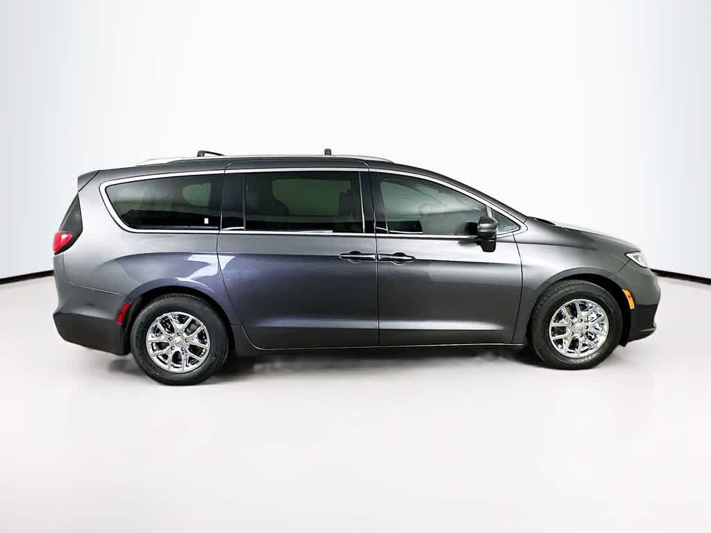 2021 Chrysler Pacifica Touring L 25