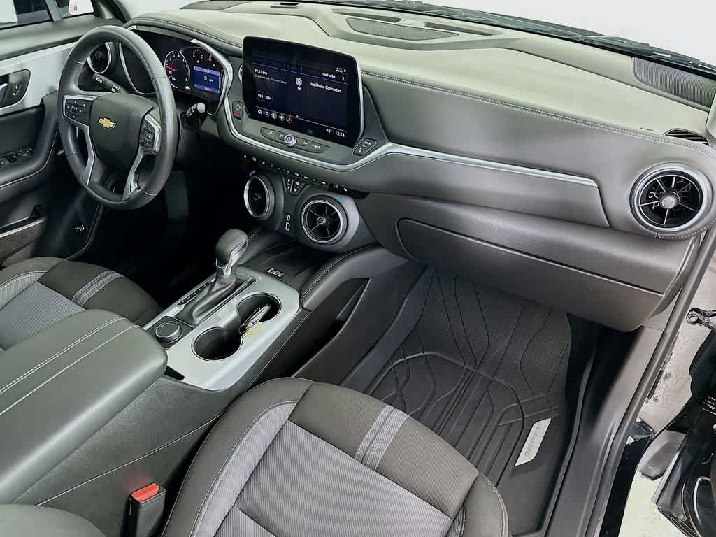 Thumbnail: 2023 Chevrolet Blazer - 32
