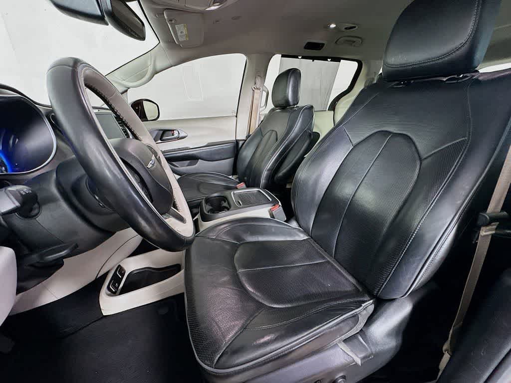 Thumbnail: 2019 Chrysler Pacifica - 12