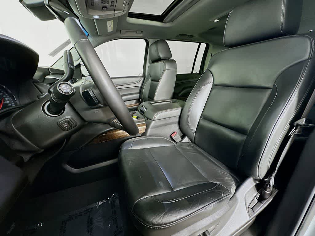 Thumbnail: 2019 Chevrolet Suburban - 12
