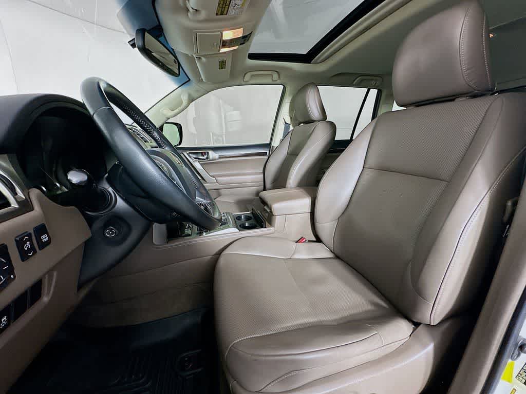 Thumbnail: 2016 Lexus GX - 12