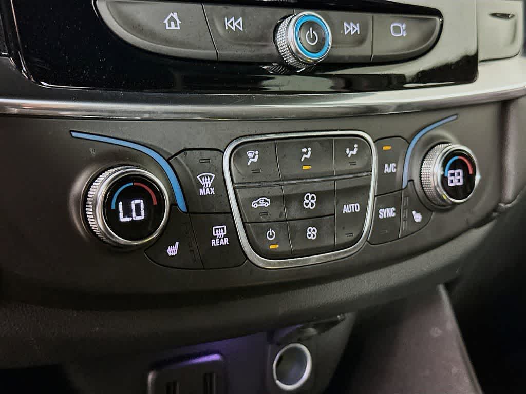 Thumbnail: 2023 Chevrolet Traverse - 18