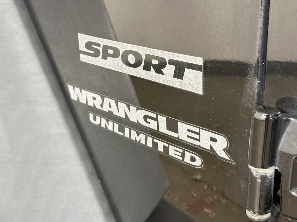 Thumbnail: 2016 Jeep Wrangler - 7