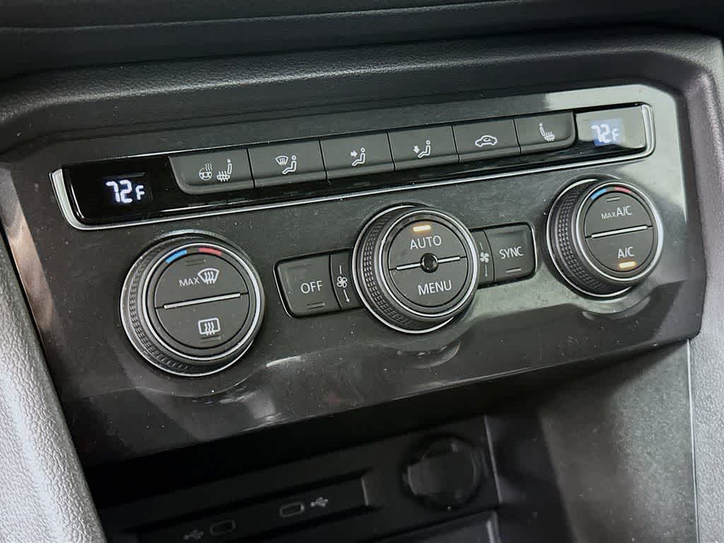 Thumbnail: 2021 Volkswagen Tiguan - 18