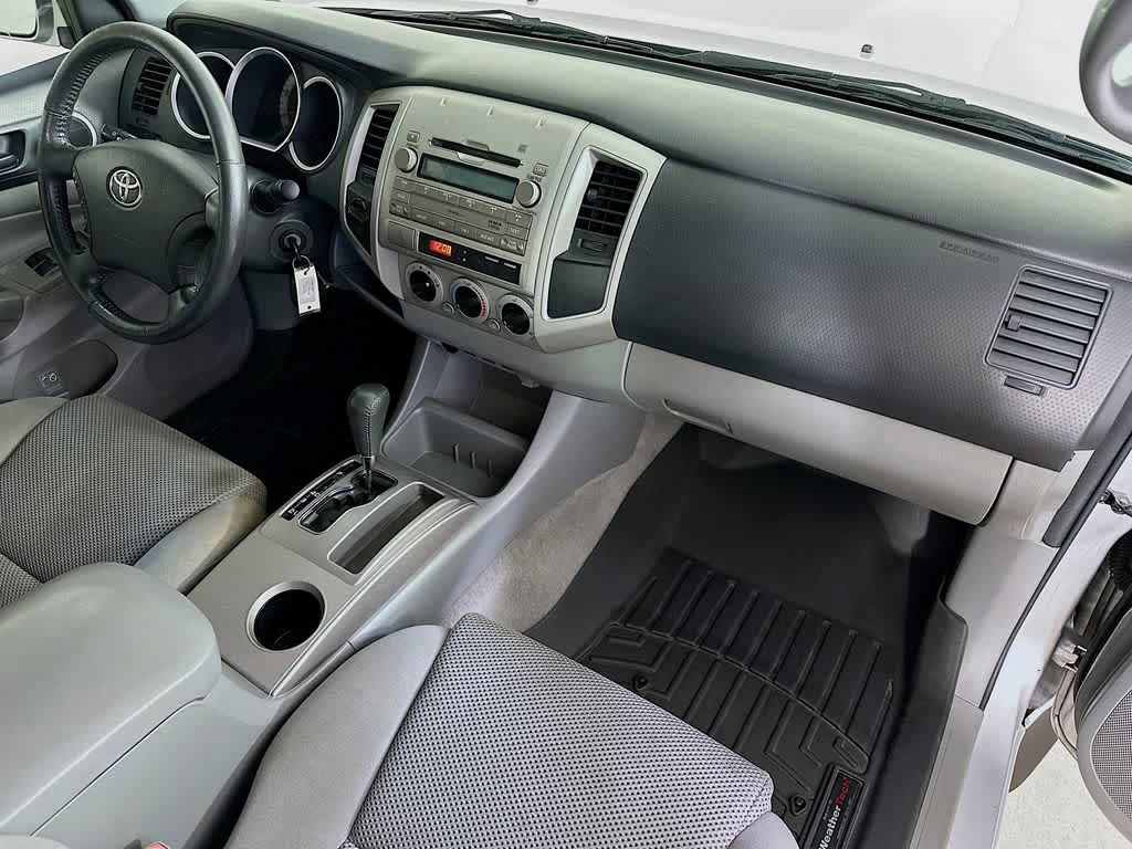 Thumbnail: 2011 Toyota Tacoma - 31