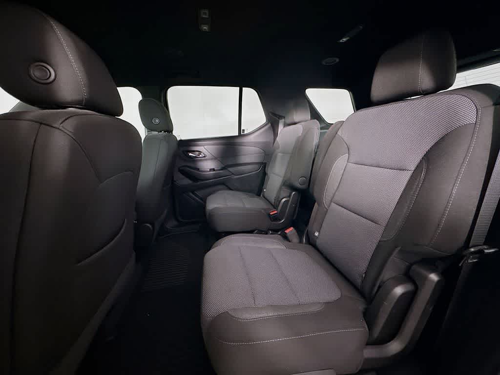 Thumbnail: 2023 Chevrolet Traverse - 14