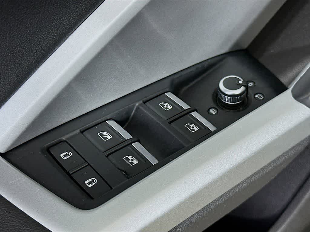 Thumbnail: 2021 Audi Q3 - 27