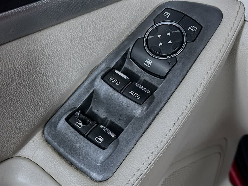 Thumbnail: 2011 Ford Explorer - 30