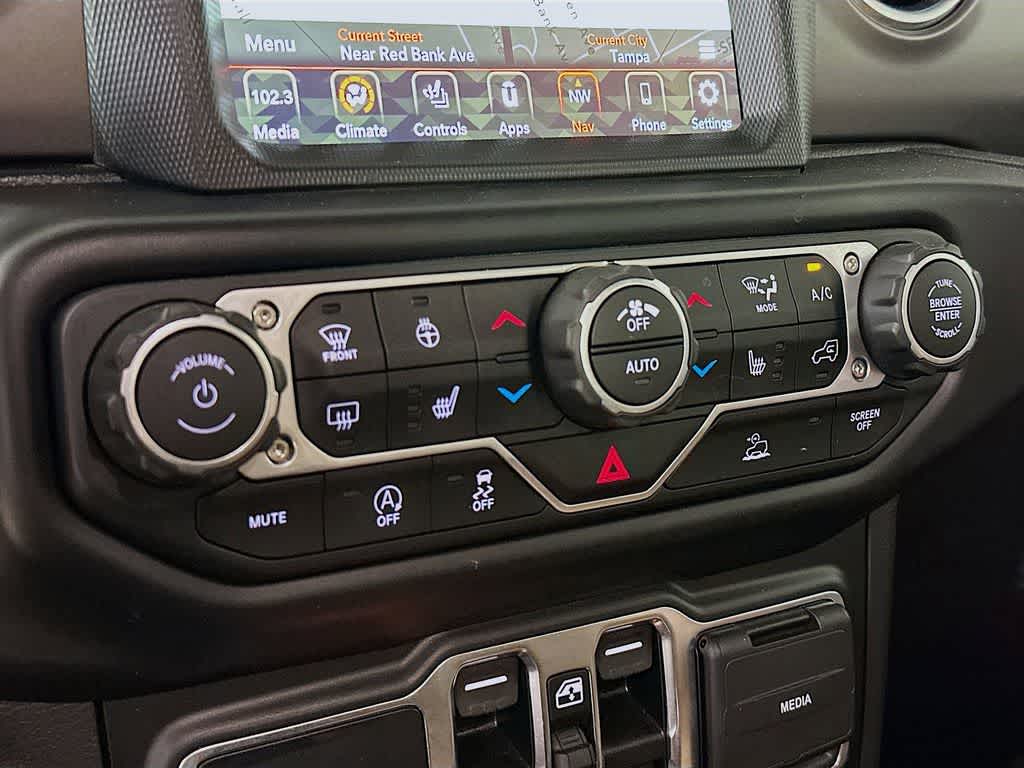 Thumbnail: 2022 Jeep Wrangler - 18