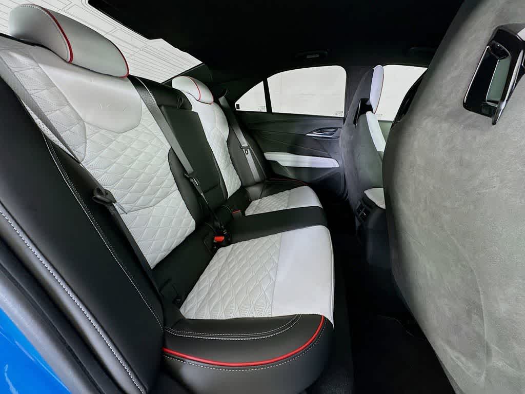 Thumbnail: 2022 Cadillac CT4 - 32