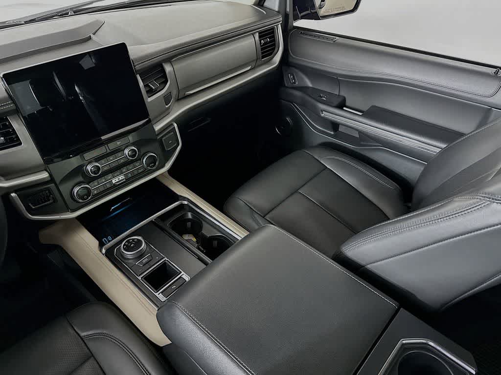 Thumbnail: 2022 Ford Expedition - 10