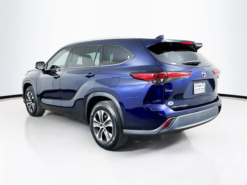 2022 Toyota Highlander XLE 4