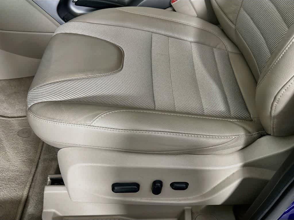 Thumbnail: 2015 Ford Escape - 30