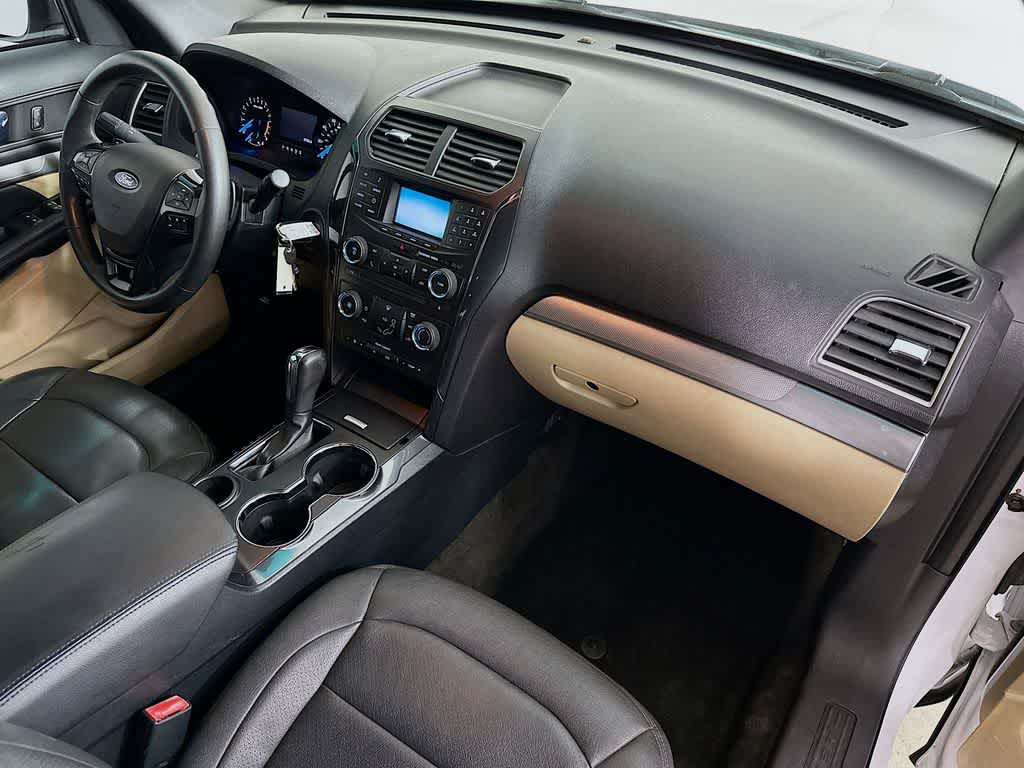 Thumbnail: 2017 Ford Explorer - 32