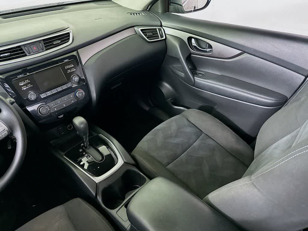 Thumbnail: 2016 Nissan Rogue - 11