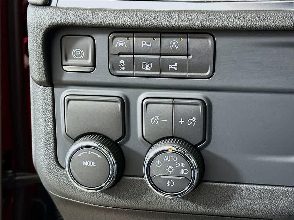 Thumbnail: 2025 Chevrolet Tahoe - 27