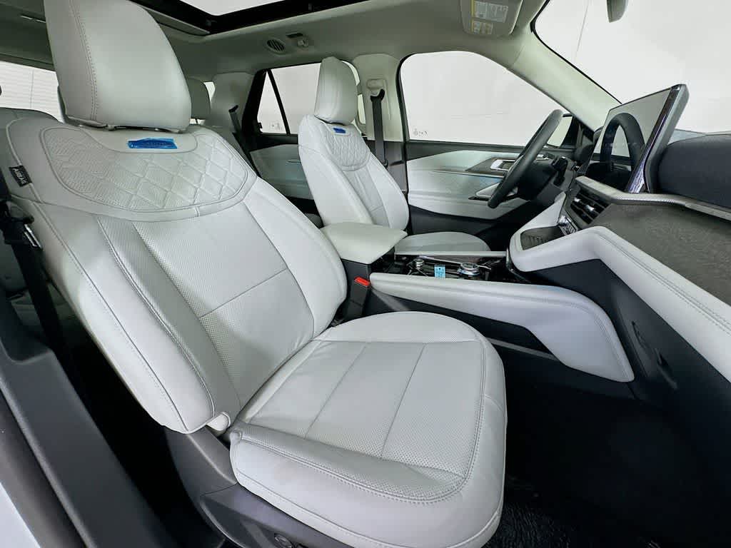 Thumbnail: 2025 Ford Explorer - 15