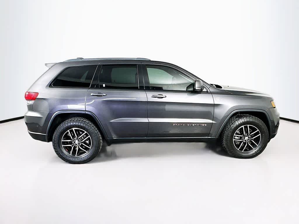 Thumbnail: 2017 Jeep Grand Cherokee - 26