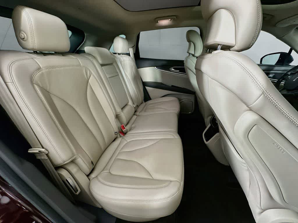 Thumbnail: 2017 Lincoln MKX - 33