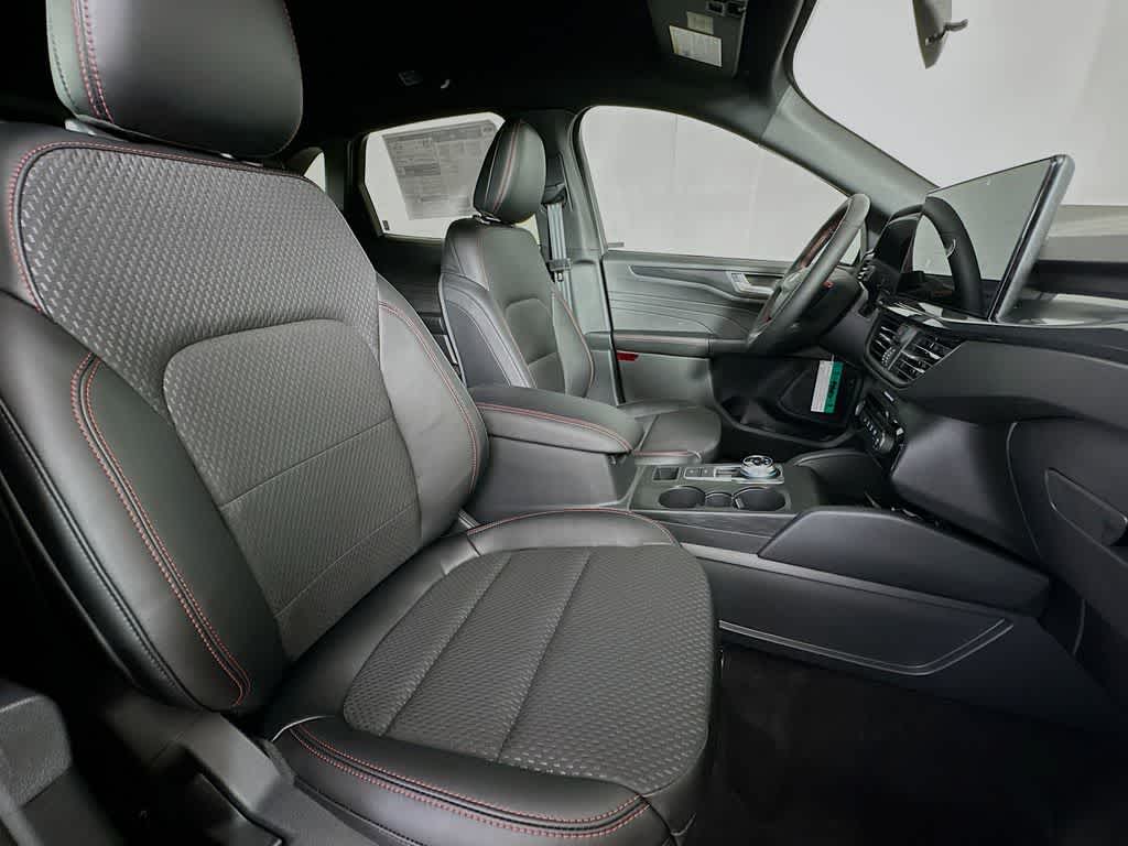 2025 Ford Escape ST-Line 15