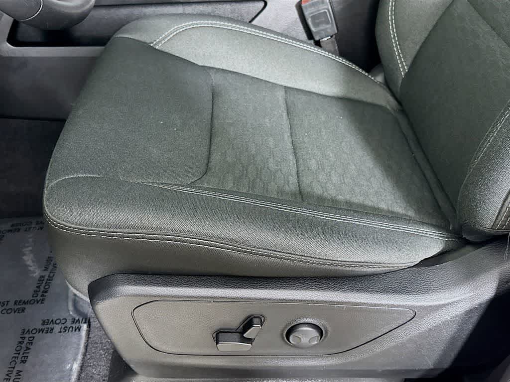 Thumbnail: 2025 RAM 1500 - 30