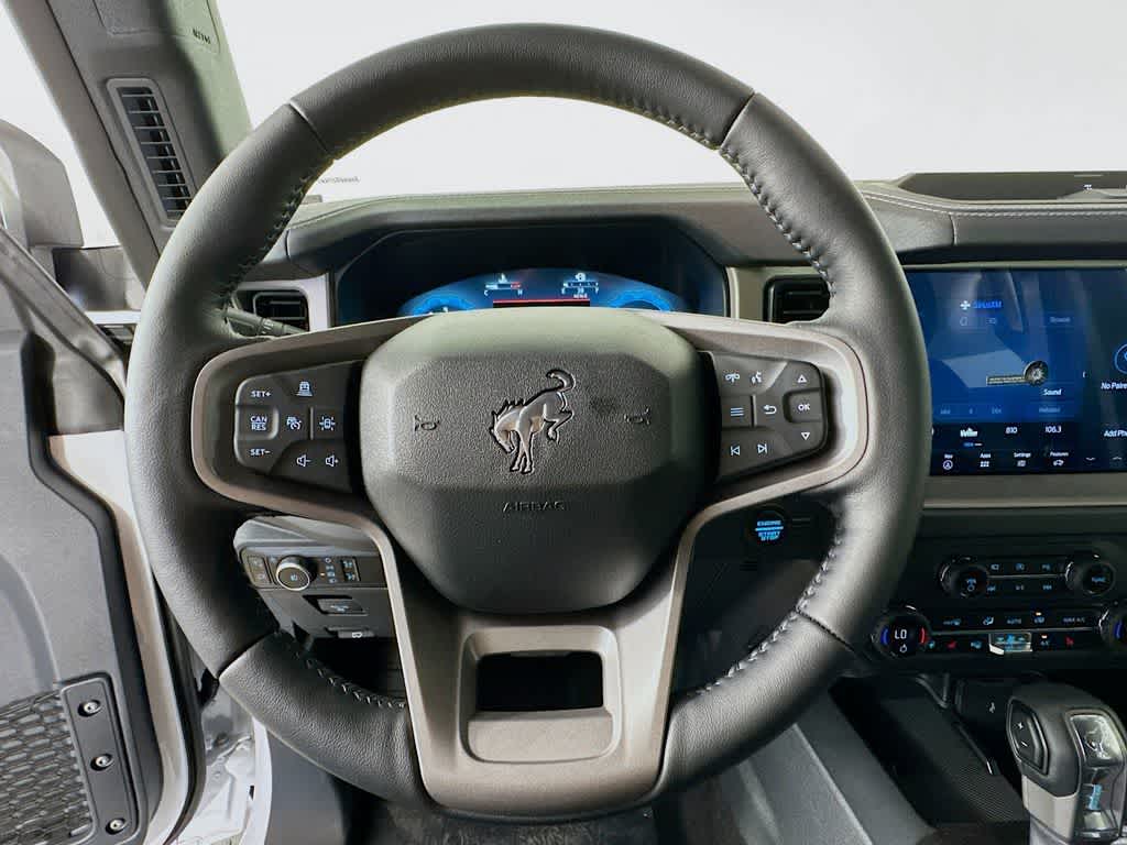2025 Ford Bronco Outer Banks 16