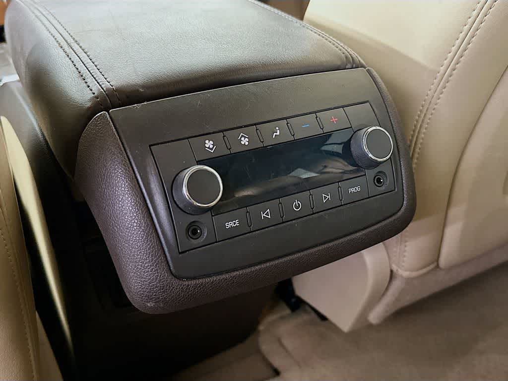 Thumbnail: 2010 Buick Enclave - 13