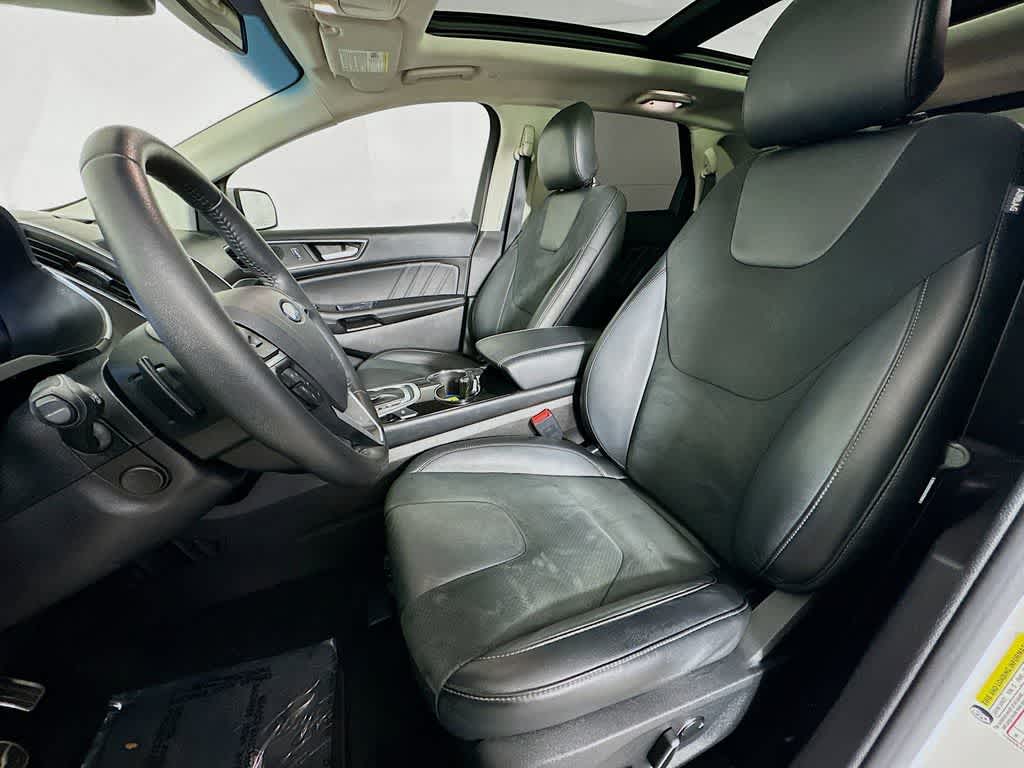 Thumbnail: 2016 Ford Edge - 12