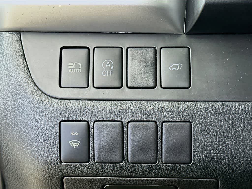 Thumbnail: 2017 Toyota Highlander - 27