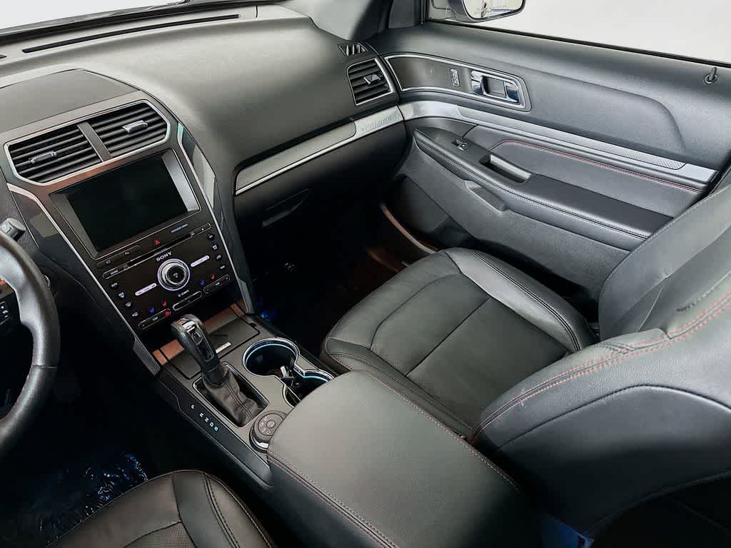 Thumbnail: 2016 Ford Explorer - 11