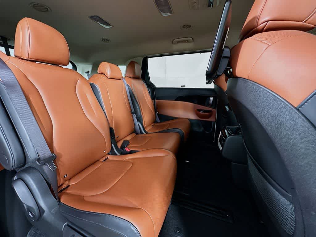 Thumbnail: 2022 Kia Carnival - 34