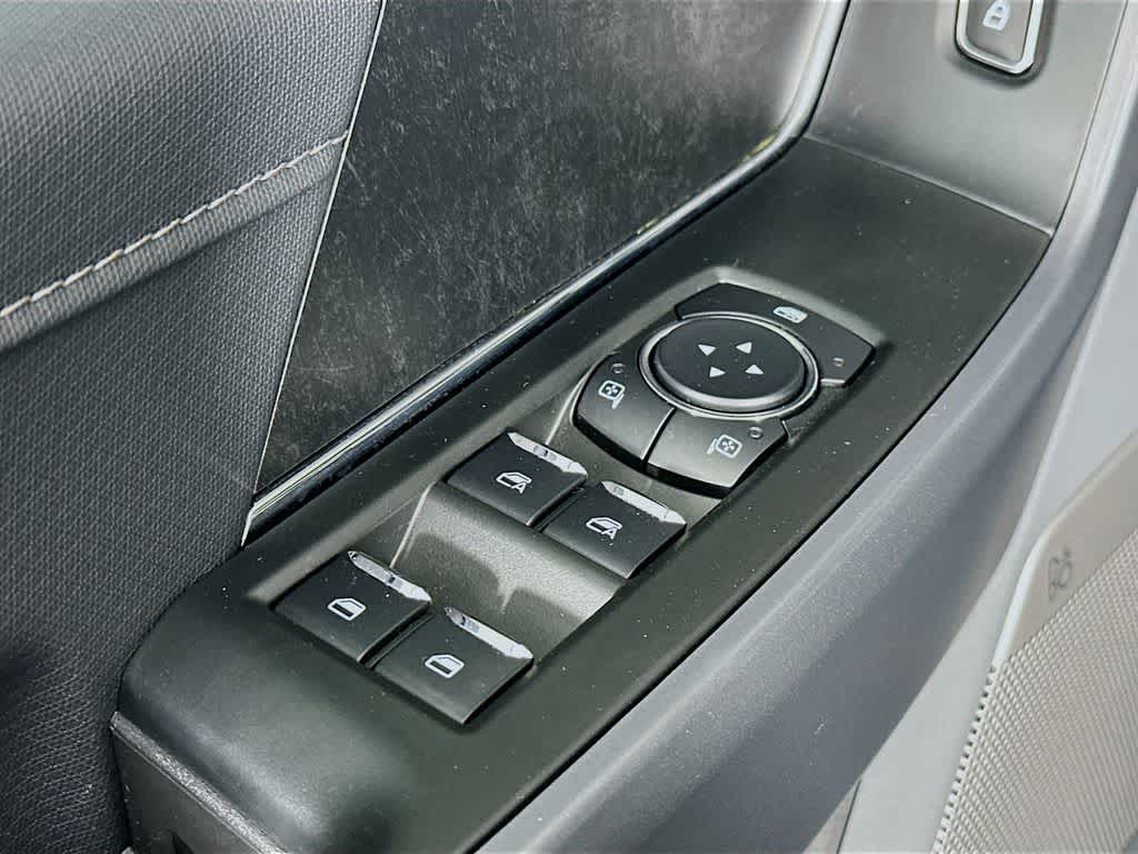 2025 Ford F-150 Lightning Flash 27